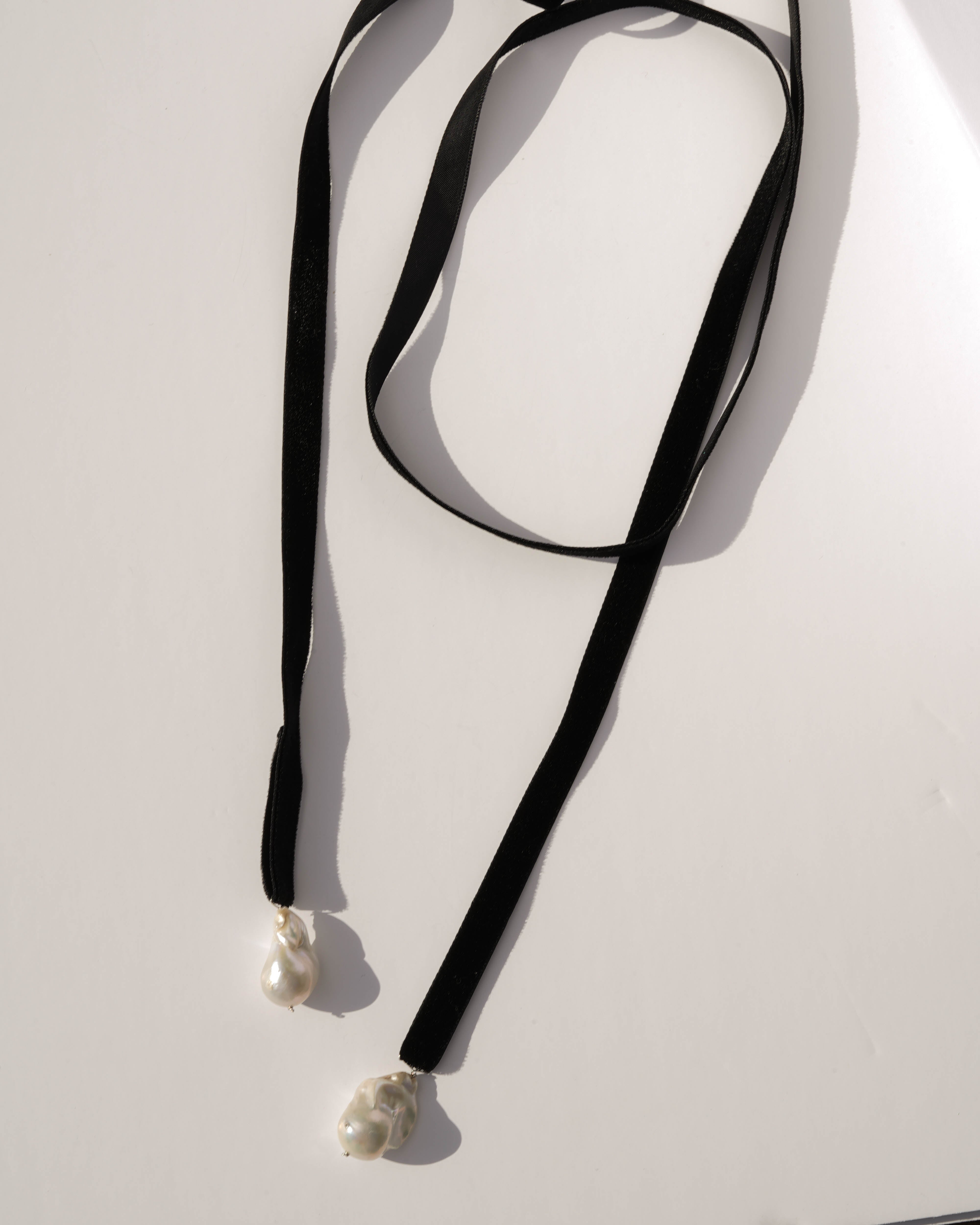 Bolo Bow Vegan Pearl Necklace