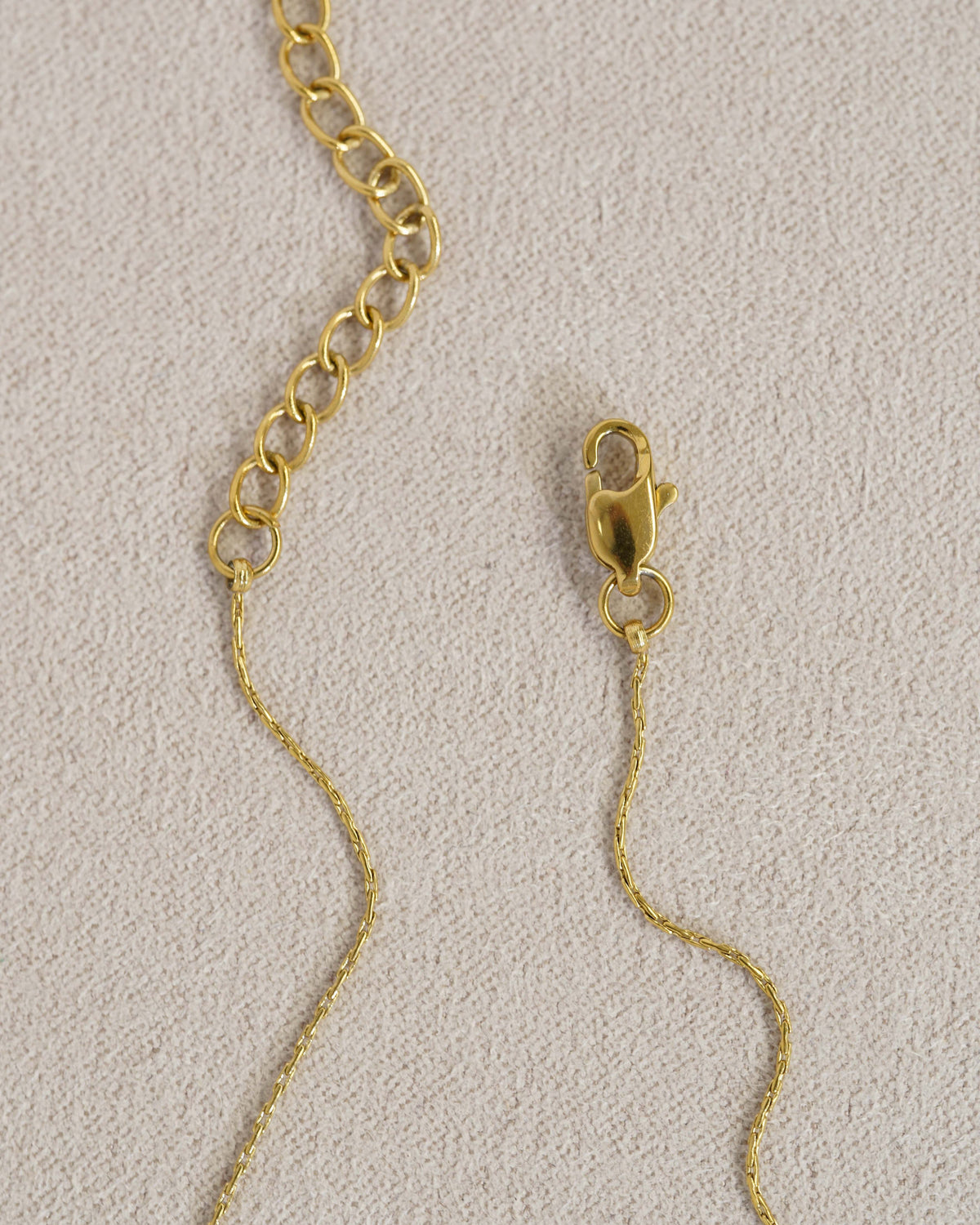 Chain and lobster clasp closure detail
